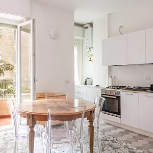 Appartamento Bnbutler - Casa Lario - Isola District, Milano